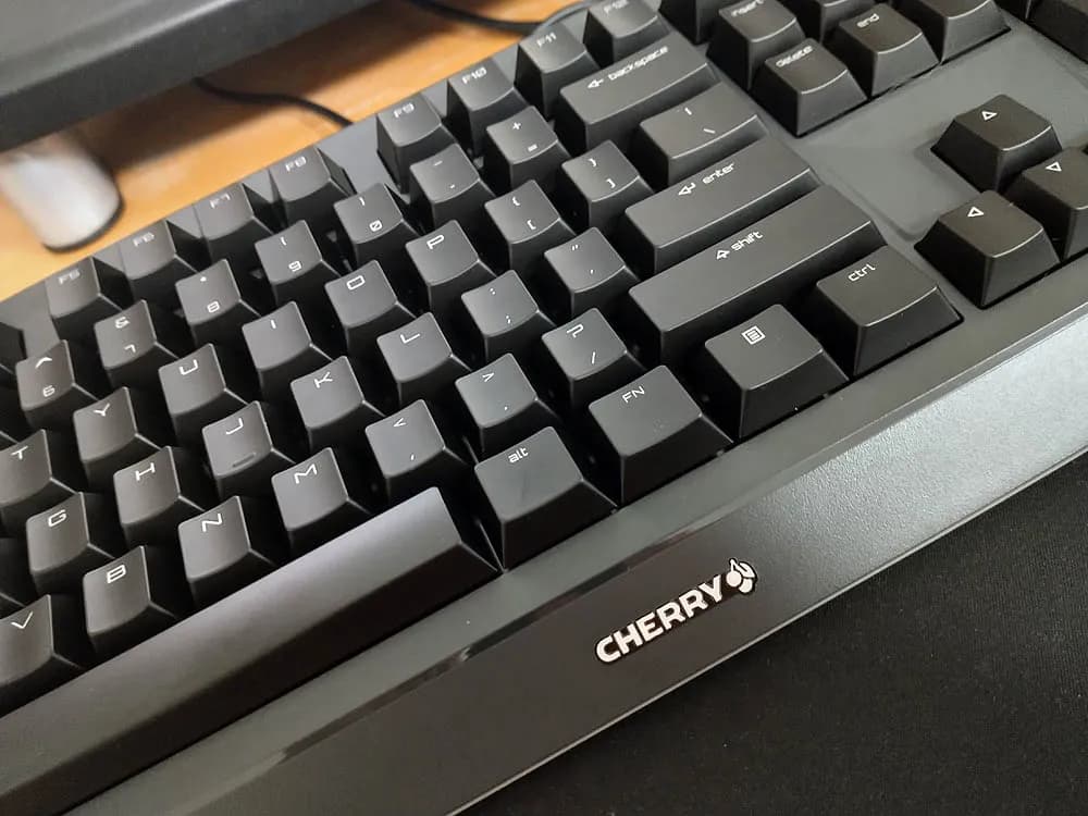 Hot-Swap 65% Mechanical Keyboard Review: Three Switch Sets in Five Months