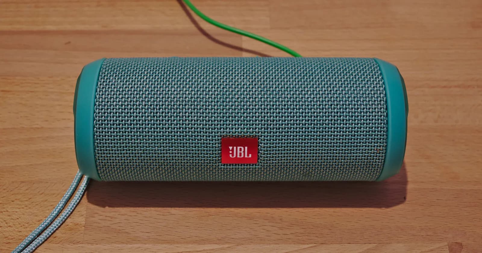 Bose SoundLink Flex Review: Six Weeks of Hiking, Kayaking, and Beach Days